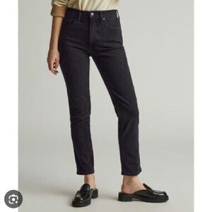 Everlane the original cheeky jean cropped black organic cotton  27